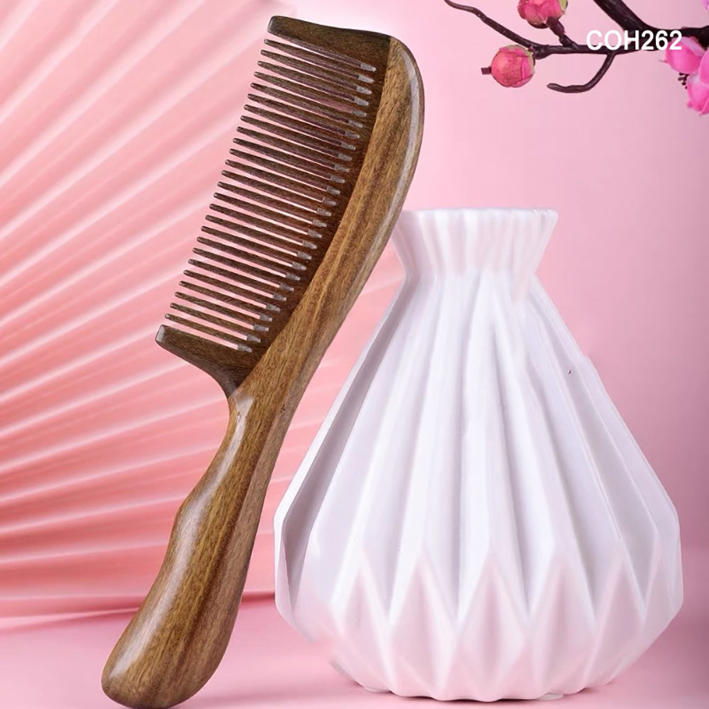 Fragrant wood comb with wavy handle teeth