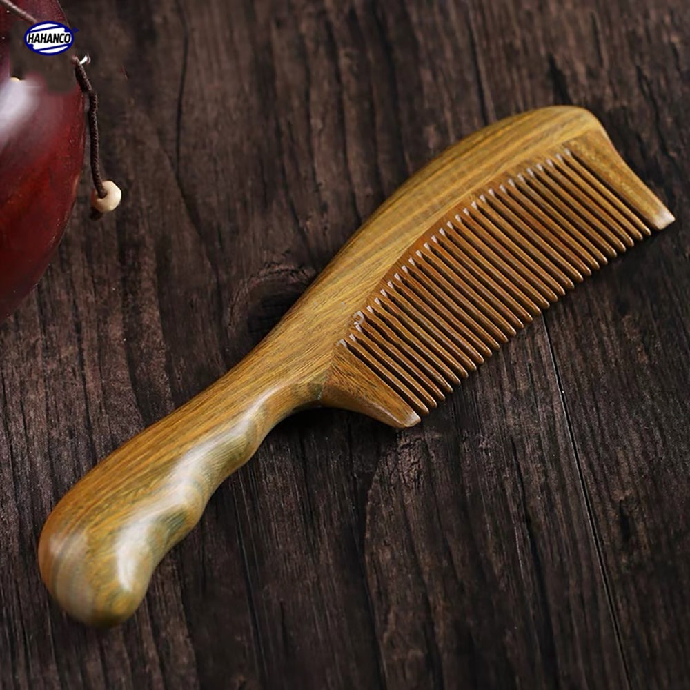 Fragrant wood comb with wavy handle teeth