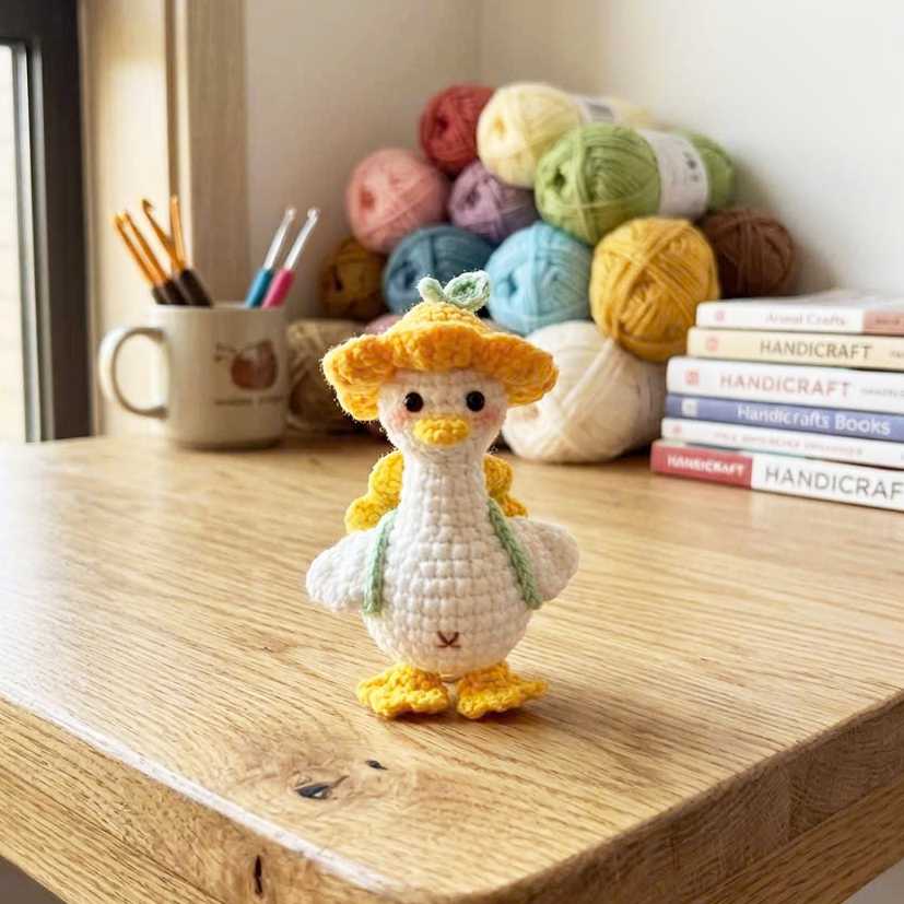 Cute Duck with Sun Hat Amigurumi Crochet Pattern PDF for Beginner