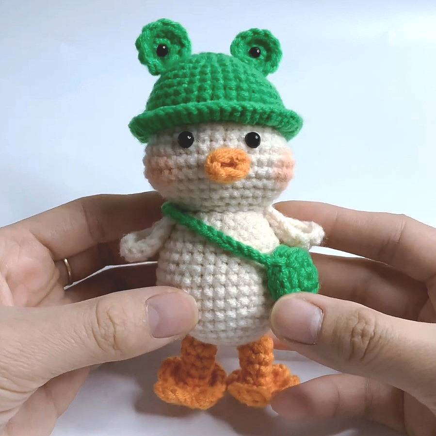 Cute Duck with Frog Hat Crochet Pattern PDF for Beginners