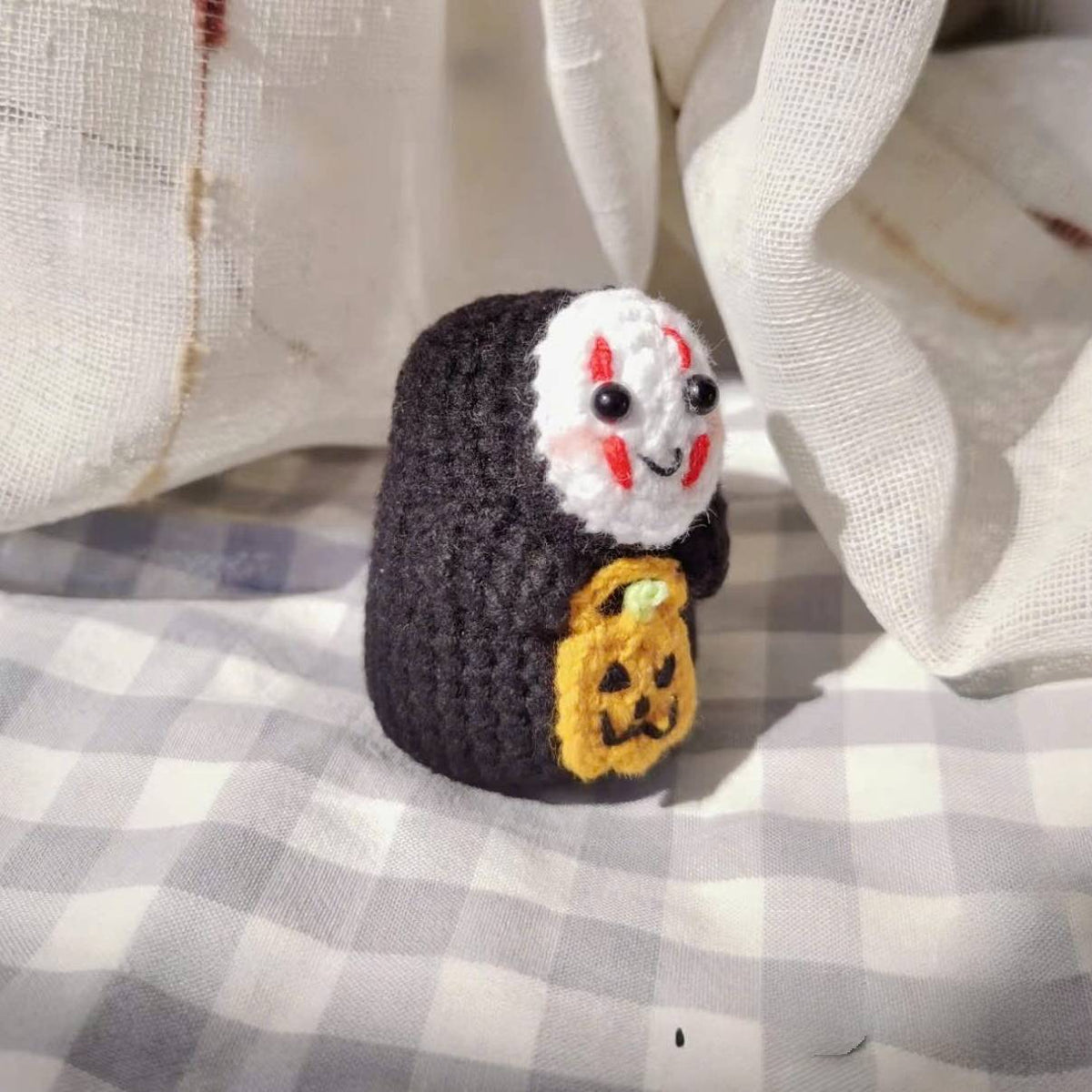 No-Face Crochet Pattern PDF – Macaron with Pumpkin Bucket, Halloween Crochet